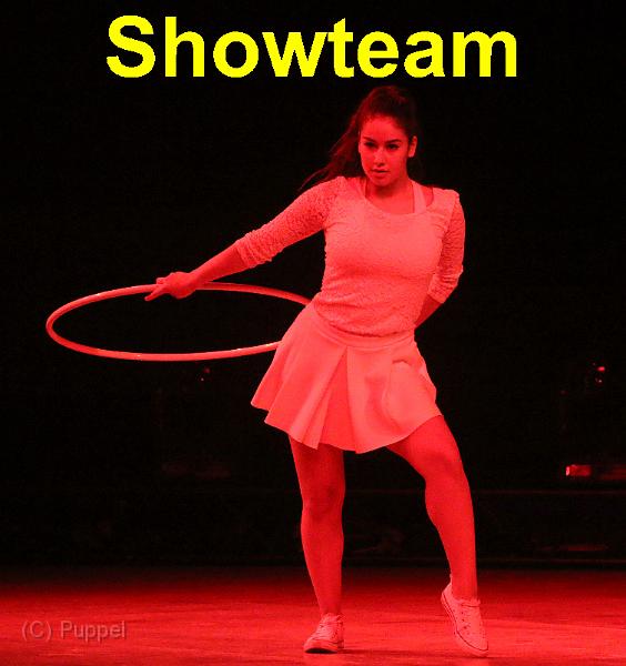 A 095 Showteam.jpg